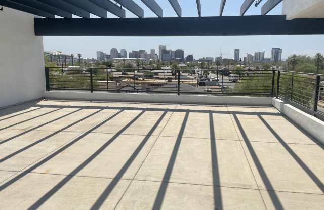 1457 E Taylor Street