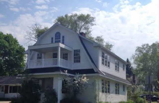 Sleek Updated Duplex close to walking trails!