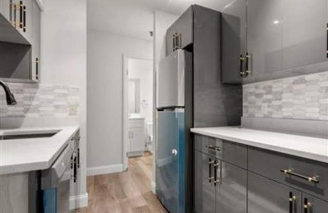 Photo of Colonial Point Apartments