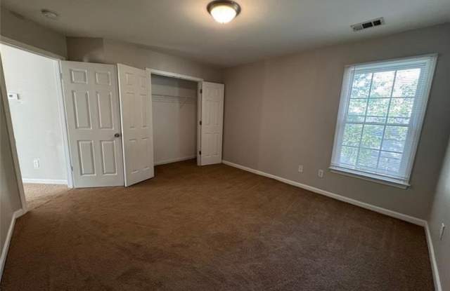 1812 Lakewood Avenue