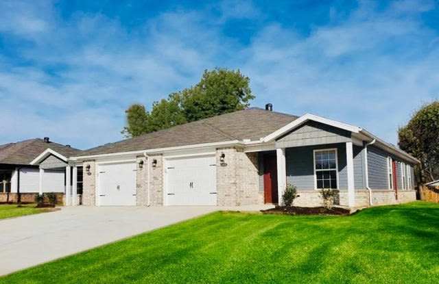 101 NW 63rd Ave Unit D12