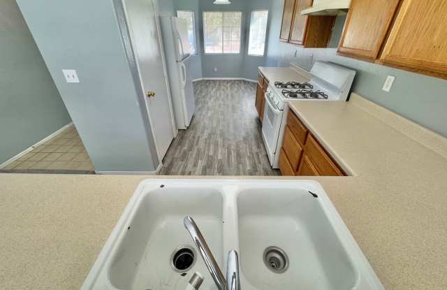 BEAUTIFUL 3 BEDROOM 2 BATHROOM SINGLE STORY HOME LOCATED IN NORTH LAS VEGAS