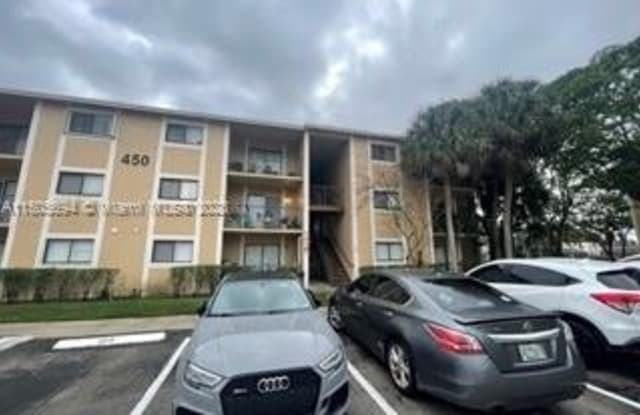 450 W Palm Cir W - 450 Palm Circle West, Pembroke Pines, FL 33025