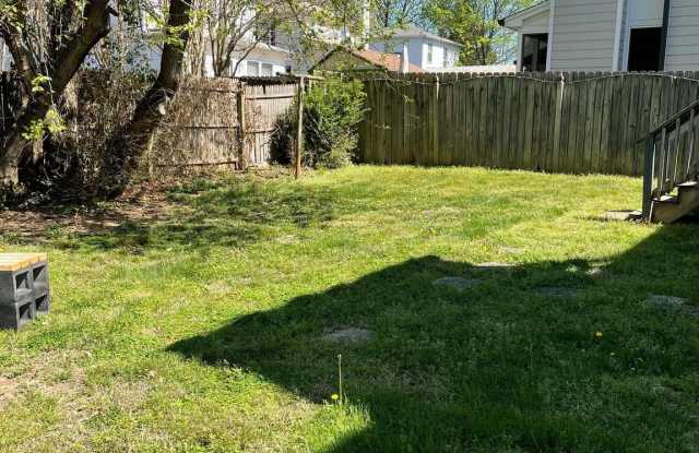 1417 HANOVER Street unit: Apt B