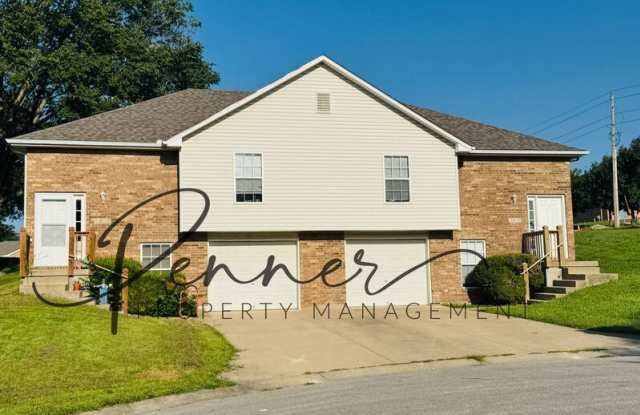 1401 SE Henley Court