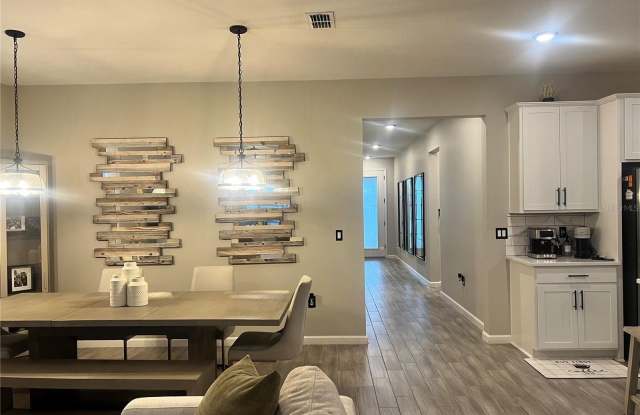 2813 CATHY BOULEVARD