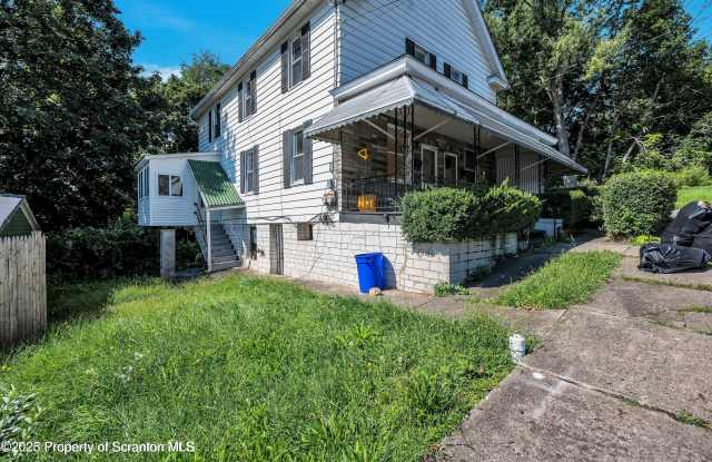 1307 Wood (LEFT SIDE) Street