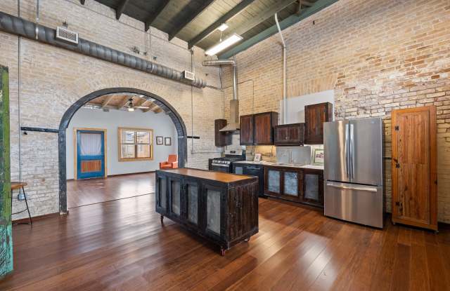 Photo of 1500 East Madison Street