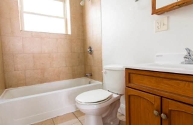 7241-49 S Phillips Ave