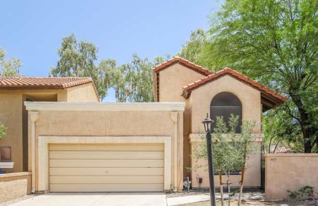 Photo of 2033 North Sunset Drive