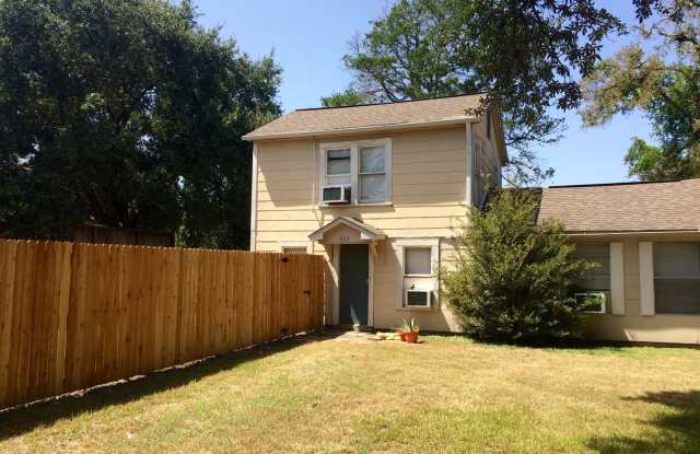 Photo of COZY 2-Bed GARAGE APARTMENT w/ FENCED YARD  FREE LAWN CARE