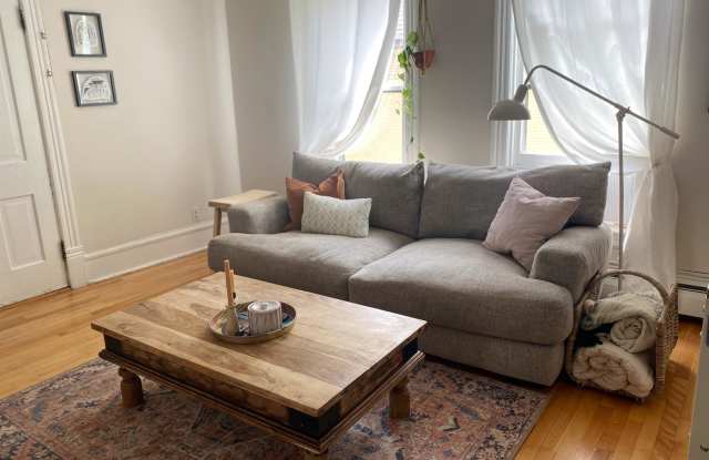 1908 Jackson St NE - 2