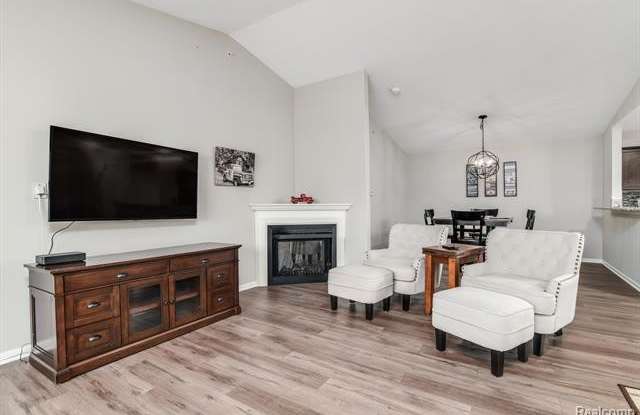 29785 FOX RUN Circle