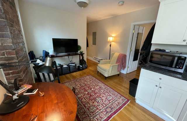 VERY NICE ONE BED IN NORTH END!!