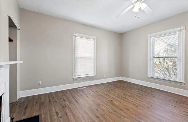 Amazing location!!!!!  Beautiful 3 bed 1 bath close to Eastern Kentucky University and downtown