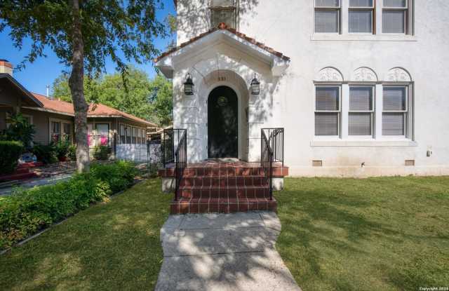 331 W ELSMERE PL 101