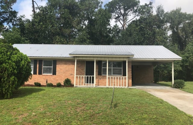 1031 White Circle - 1031 White Circle, Hinesville, GA 31313