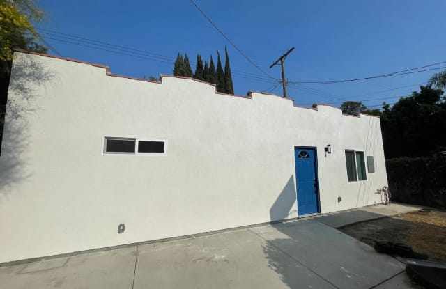 1608 1/2 Carmona Avenue - 1608 Carmona Avenue, Los Angeles, CA 90019