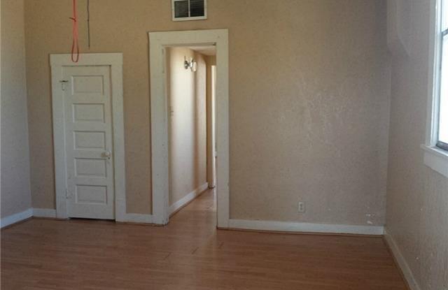 2201 Tremont Avenue unit: B