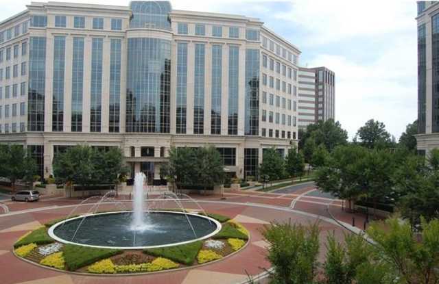 4620 Piedmont Row Drive 606