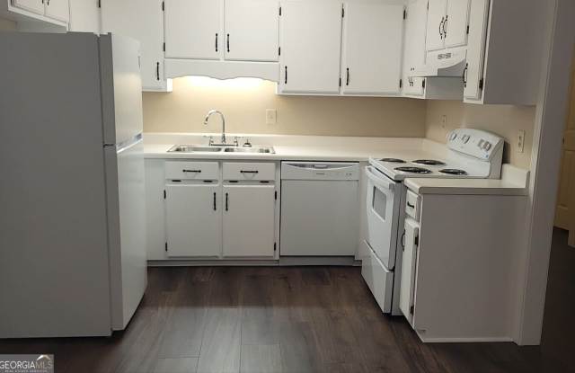 5 Rockcreek Drive NW