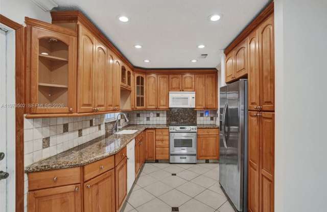 3745 Piccadilly Street 114, Hollywood, FL 33021