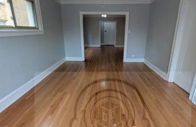 3438 West Foster Avenue