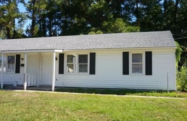 512 Elm Street - 512 Elm Street, Jacksonville, NC 28540