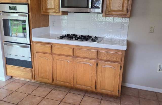 9780 La Tierra Circle