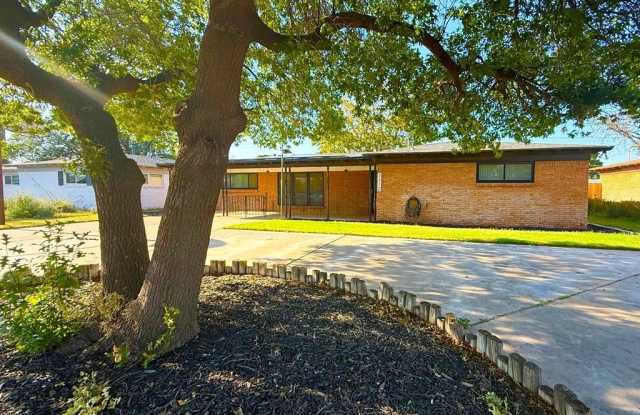 3312 W Kansas Ave