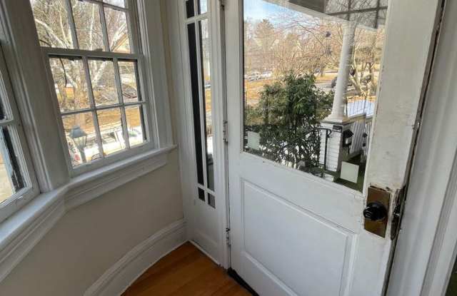 940 Woodlawn Street, 1st Floor
