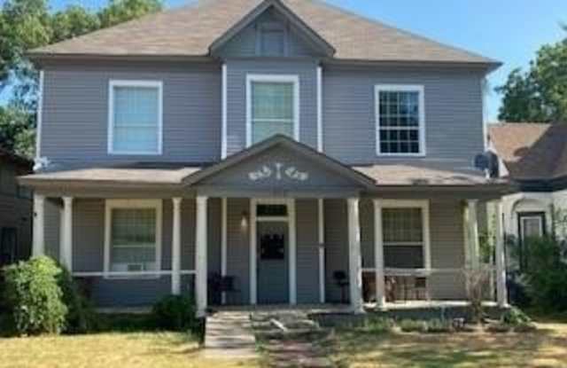 Photo of 617 W Gandy Street W