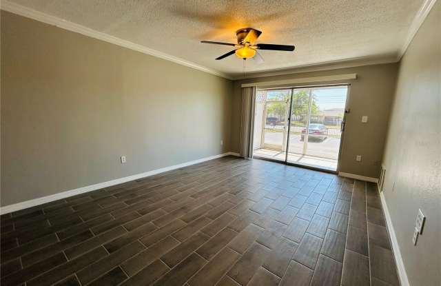 777 W LANCASTER ROAD