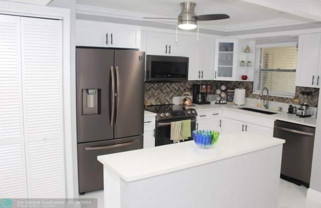 6100 NW 44th St