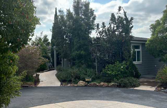 GORGEOUS OPEN VIEW HILLTOP OASIS HOME - COOL OCEAN BREEZE