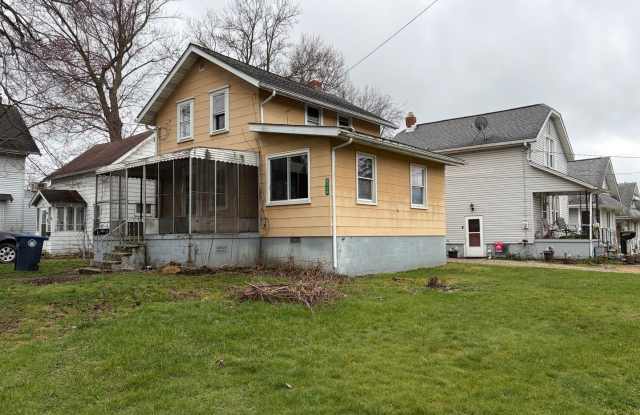 Charming 3-Bedroom Home with First-Floor Bedroom & Large Yard - PET FRIENDLY