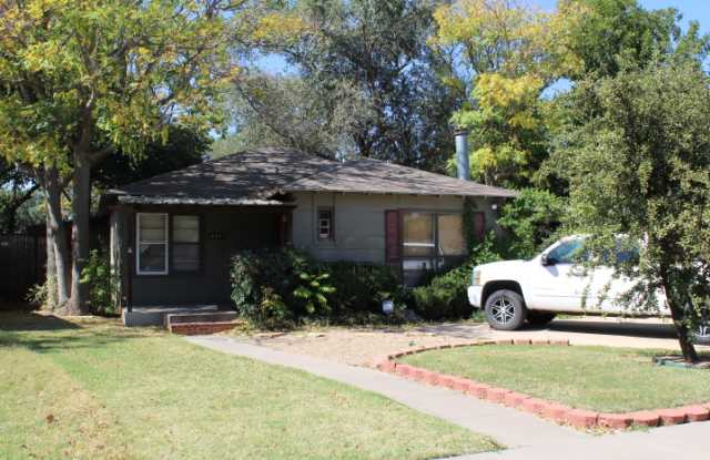 Photo of 2810 Canton Ave