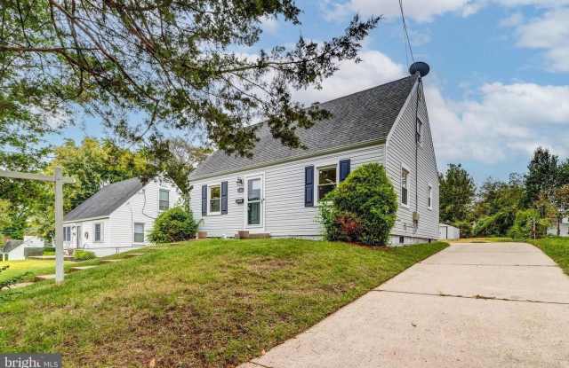 2425 FORT DR