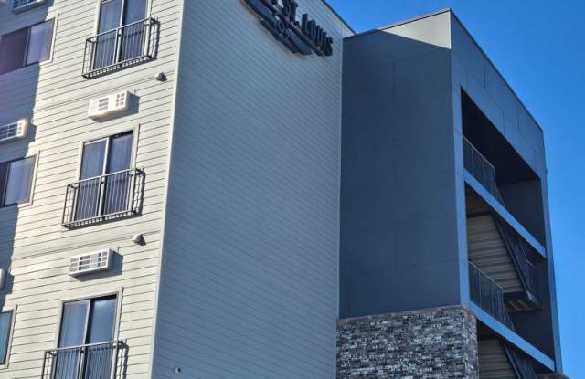 1310 East Saint Louis Street Unit C21