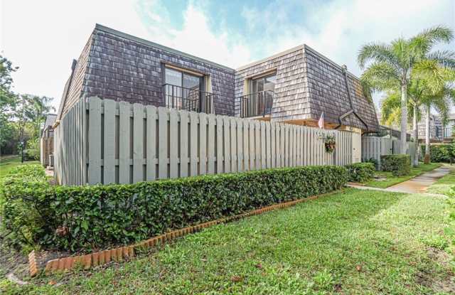 340 S Waverly Place