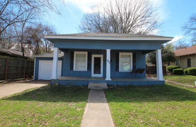 TOUR TODAY! Charming 3 bedroom home in the Heart of Tyler!!