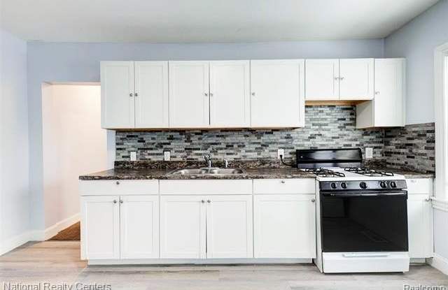 2484 Woodmere Street