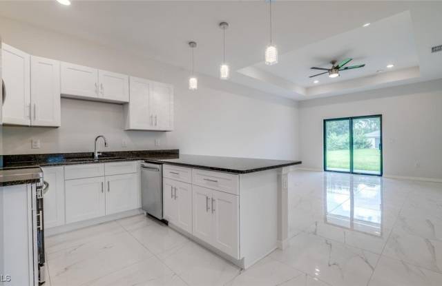 4862 Golfview Boulevard