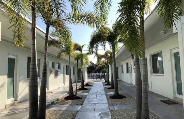 Photo of 8235 Crespi Boulevard - 8235 - 4