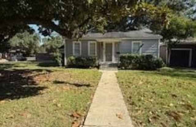 768 Saint Louis Street