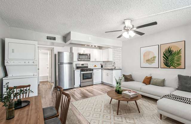 Photo of Summit on Thomas