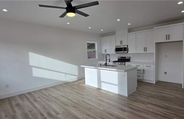 Photo of 4705 Lakewood