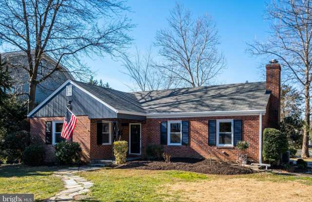 2900 LINDEN Lane