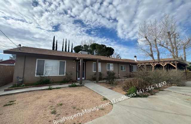 4732 West Avenue L13