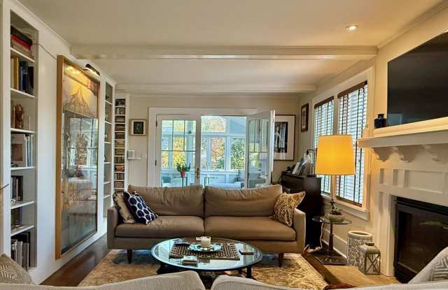 309 W Catharine Street